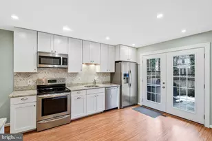 3236 Cambridge Ct, Fairfax, VA 22030 - Photo 2