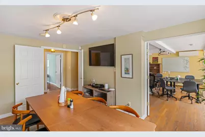 4235 Chain Bridge Road, Fairfax, VA 22030 - Photo 20