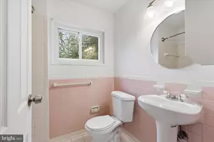 4132 Leonard Dr, Fairfax, VA 22030 - Photo 16