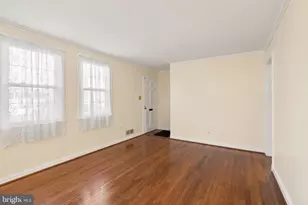 4027 Maple St, Fairfax, VA 22030 - Photo 8