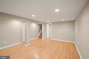4027 Maple St, Fairfax, VA 22030 - Photo 36