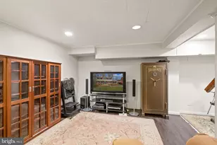 3213 Fair Woods Pkwy, Fairfax, VA 22030 - Photo 26