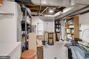 10816 Crest St, Fairfax, VA 22030 - Photo 18