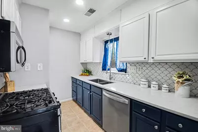 10807 Maple Street, Fairfax, VA 22030 - Photo 6