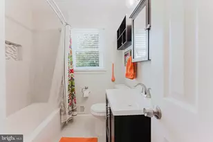 10205 Sager Ave, Fairfax, VA 22030 - Photo 18