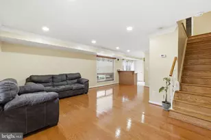 10161 Fair Woods Dr, Fairfax, VA 22030 - Photo 4