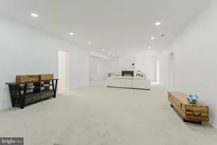 4318 Chancery Park Dr, Fairfax, VA 22030 - Photo 56