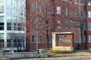 4318 Chancery Park Dr, Fairfax, VA 22030 - Photo 96