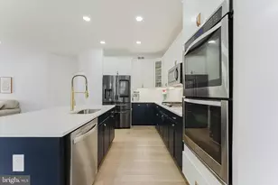 4318 Chancery Park Dr, Fairfax, VA 22030 - Photo 32