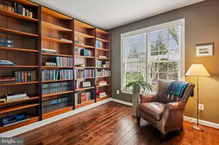 10089 McCarty Crest Ct, Fairfax, VA 22030 - Photo 24