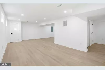 10704 Howerton Avenue, Fairfax, VA 22030 - Photo 32