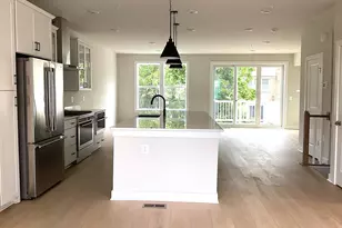 10590 Red Oak St, Fairfax, VA 22030 - Photo 4