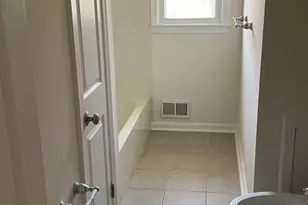 9821 Hampton Ln, Fairfax, VA 22030 - Photo 10