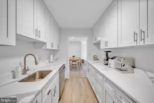 10725 W West Dr, Fairfax, VA 22030 - Photo 12