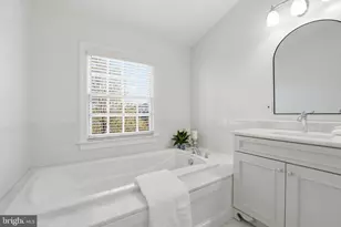 10424 Breckinridge Ln, Fairfax, VA 22030 - Photo 36