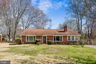 3610 Parklane Rd, Fairfax, VA 22030 - Photo 2