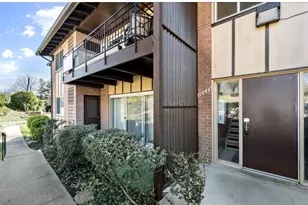 10025 Fair Woods Dr, Fairfax, VA 22030 - Photo 2