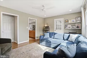 4029 Walters Ct, Fairfax, VA 22030 - Photo 10