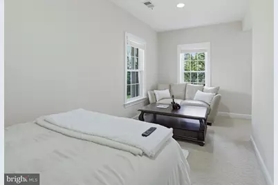 10123 Ratcliffe Manor Drive, Fairfax, VA 22030 - Photo 16