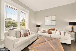 10602 Oak Pl, Fairfax, VA 22030 - Photo 8