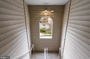 10337 Sager Ave, Fairfax, VA 22030 - Photo 8