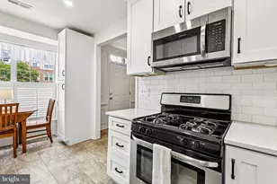 4111 Oxford Ln, Fairfax, VA 22030 - Photo 4