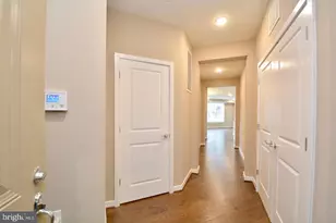 3989 Norton Pl, Fairfax, VA 22030 - Photo 6