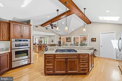 10122 Farmington Drive, Fairfax, VA 22030 - Photo 8