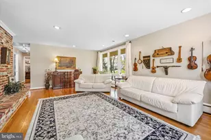 10122 Farmington Dr, Fairfax, VA 22030 - Photo 14