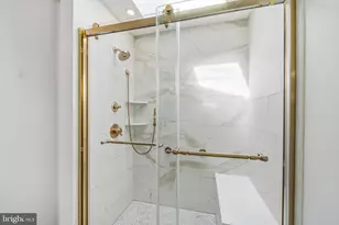 10122 Farmington Dr, Fairfax, VA 22030 - Photo 20