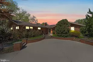 10122 Farmington Dr, Fairfax, VA 22030 - Photo 38