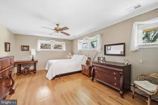 10122 Farmington Dr, Fairfax, VA 22030 - Photo 16