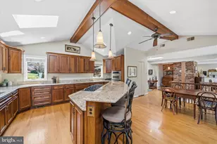 10122 Farmington Dr, Fairfax, VA 22030 - Photo 6