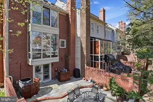 10454 Breckinridge Ln, Fairfax, VA 22030 - Photo 22