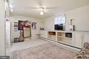 10827 Crest St, Fairfax, VA 22030 - Photo 24