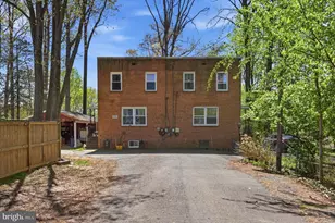 10827 Crest St, Fairfax, VA 22030 - Photo 2