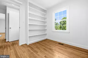 10705 Oak Pl, Fairfax, VA 22030 - Photo 14