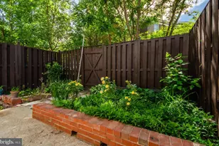 10413 Courthouse Dr, Fairfax, VA 22030 - Photo 22