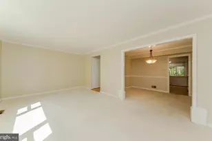 10413 Courthouse Dr, Fairfax, VA 22030 - Photo 8
