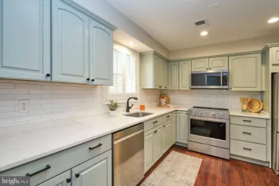 3886 University Drive, Fairfax, VA 22030 - Photo 6