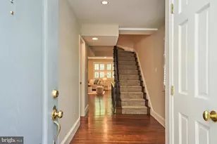 3886 University Dr, Fairfax, VA 22030 - Photo 4