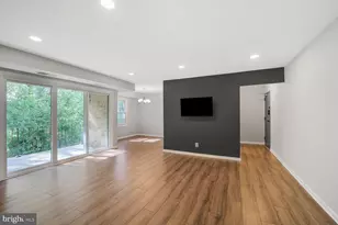 3860 Lyndhurst Dr, Fairfax, VA 22031 - Photo 2