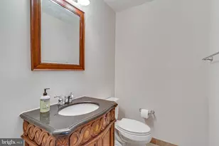 10468 Breckinridge Ln, Fairfax, VA 22030 - Photo 32