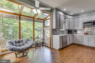 10468 Breckinridge Ln, Fairfax, VA 22030 - Photo 8