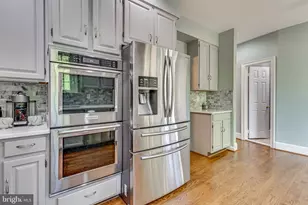 10468 Breckinridge Ln, Fairfax, VA 22030 - Photo 12