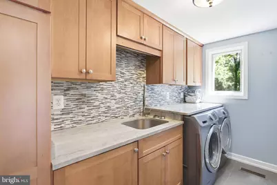 10501 Oak Place Court, Fairfax, VA 22030 - Photo 16