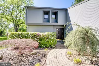 10501 Oak Place Court, Fairfax, VA 22030 - Photo 4