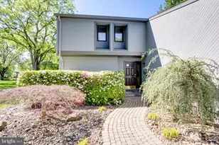 10501 Oak Pl Ct, Fairfax, VA 22030 - Photo 4