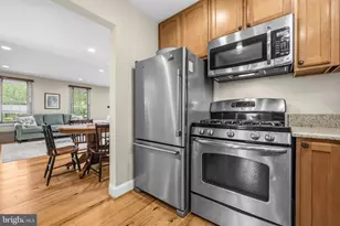 3609 Embassy Ln, Fairfax, VA 22030 - Photo 16