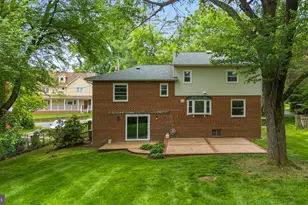 10242 Stratford Ave, Fairfax, VA 22030 - Photo 14